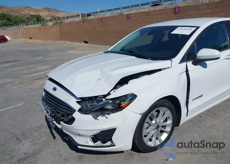2019 Ford Fusion Hybrid Se z USA, uszkodzony, nr VIN 3FA6P0LU7KR182308